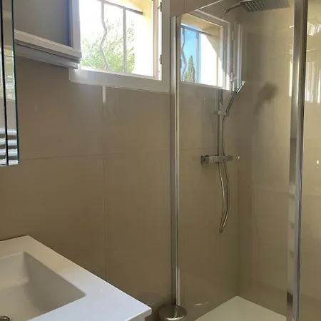 Elegant T3 Neuf, 6 Pers, Clim, Balcon, Pkg Gratuit, 5 Min Du Port شقة ساناري سور مير