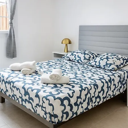 Elegant T3 Neuf, 6 Pers, Clim, Balcon, Pkg Gratuit, 5 Min Du Port *